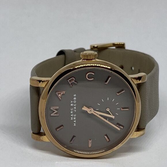 Marc Jacobs Baker MBM1266 Women Gray Leather Analog Gray Dial Quartz Watch JK895 - Picture 7 of 12